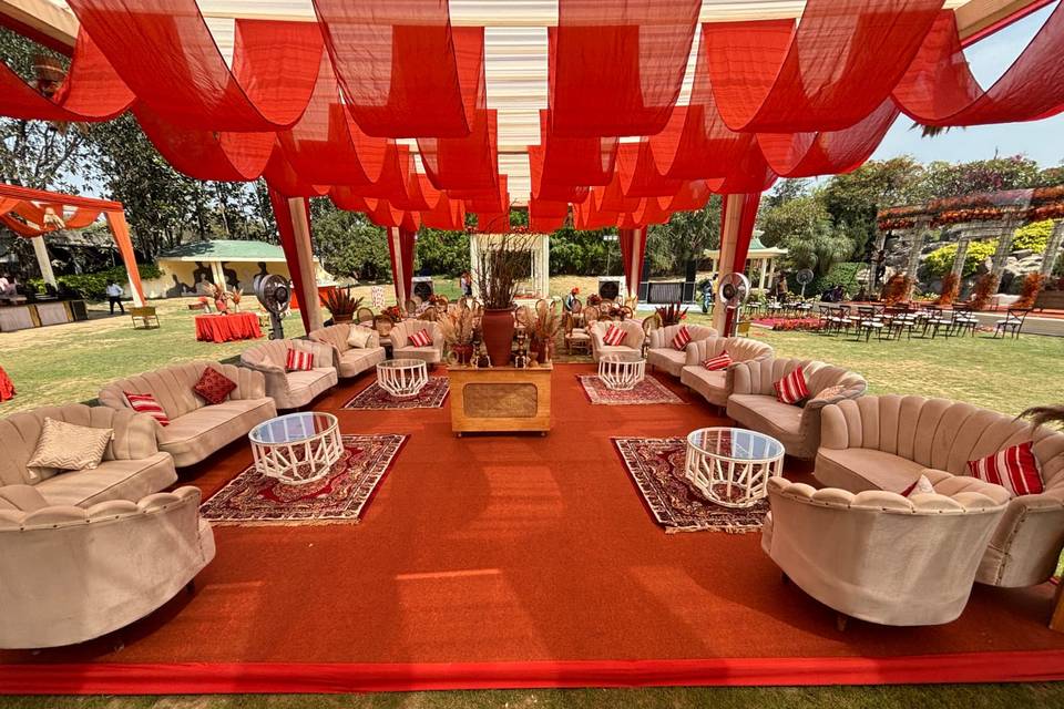 Centre Lounge