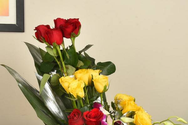 TGELATA Real Fresh Flowers Love Heart Box - Long-Lasting India | Ubuy