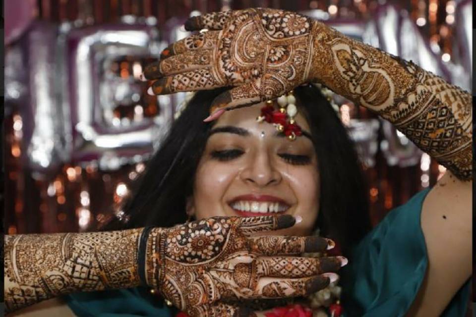 Anika bridal mehndi