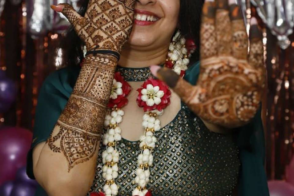 Anika bridal mehndi