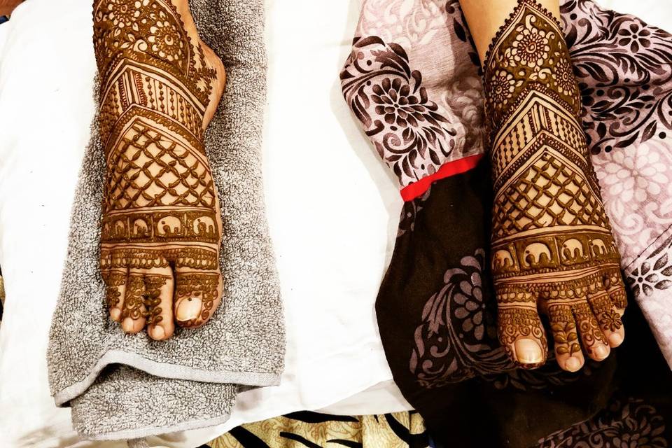 Shruti panday bridal mehndi