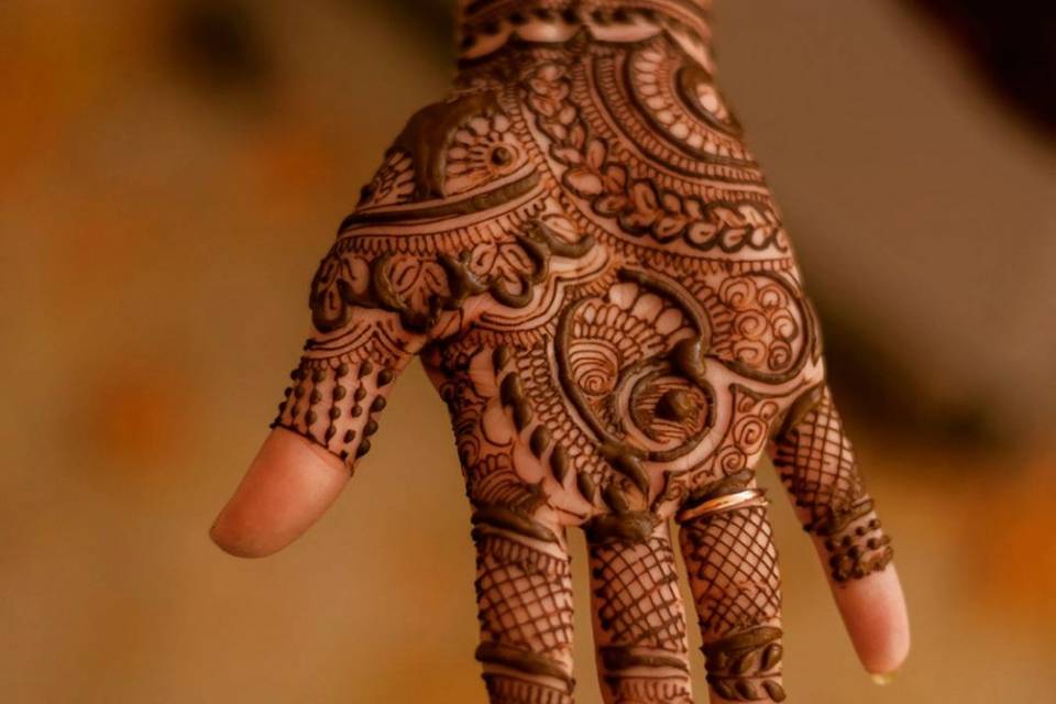 Shruti bridal mehndi