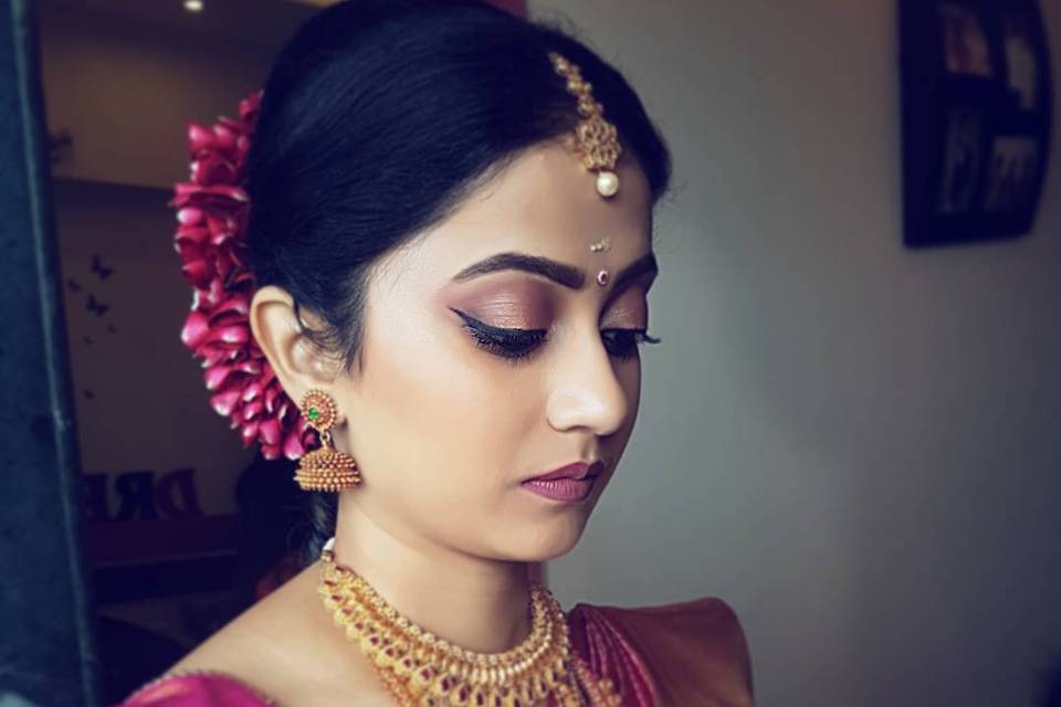 Kreena Shah - Makeup Artist