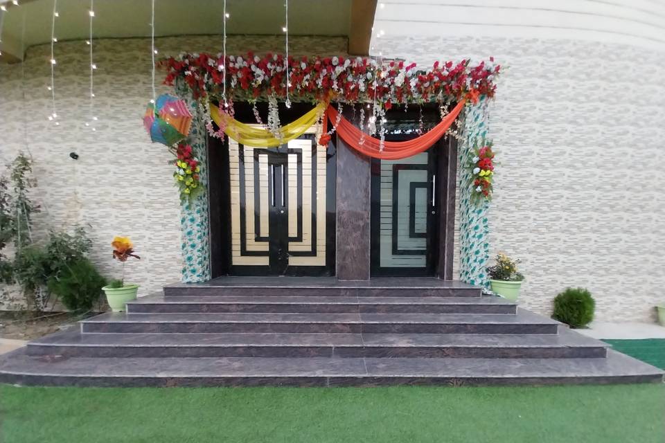 Entrance Decor