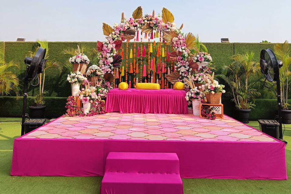 Colorfull Mehendi setup