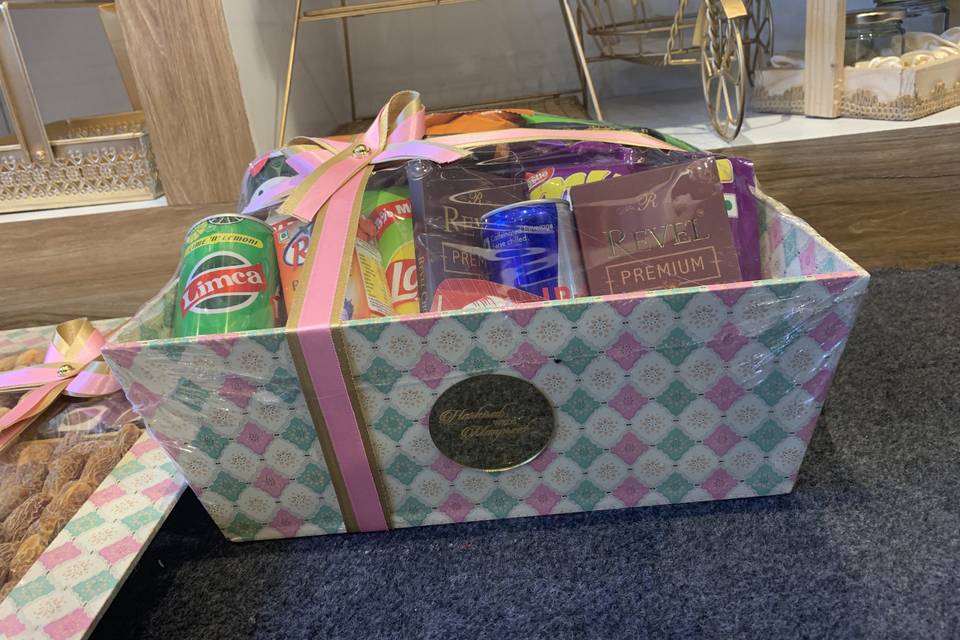 Hamper basket