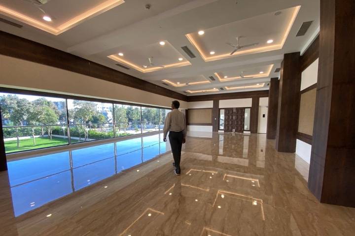 Sunny side Hall