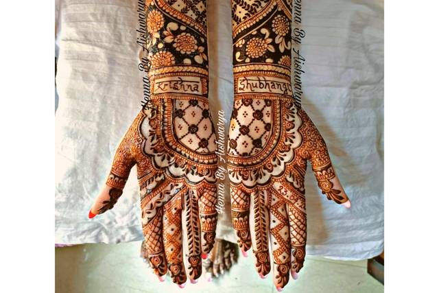 Mehandi Artist in Lucknow — Royal Mehandi Artist - Service Corners - Medium