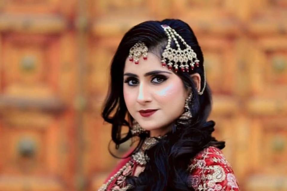 Almas Makeup Artist