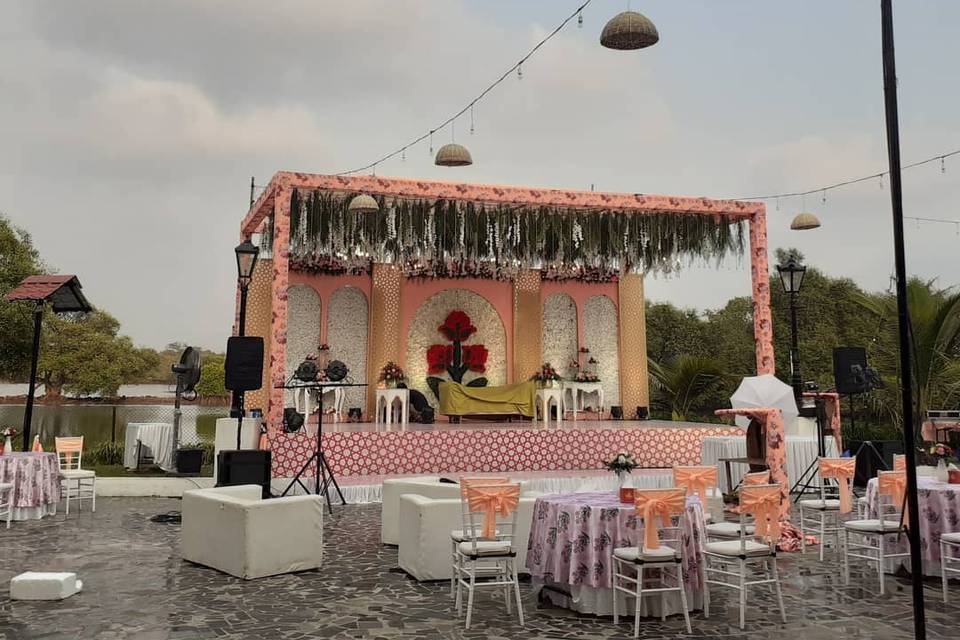 Outdoor wedding stage