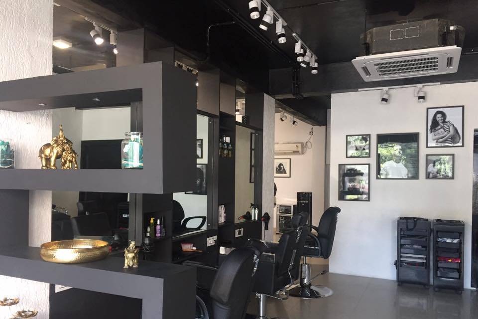 Cocoon Family Salon, Neknampur