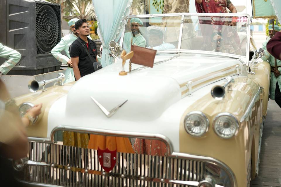 Vintage Car Entry