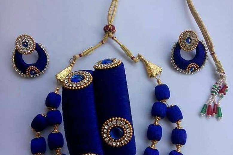 Necklace & earrings