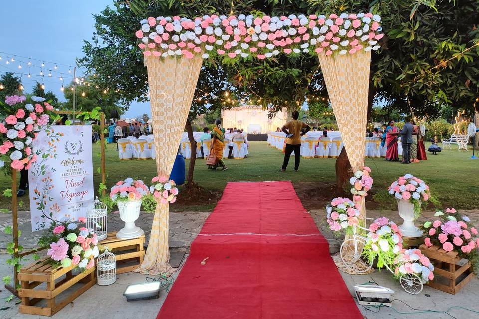 Entrance arch for lawn party