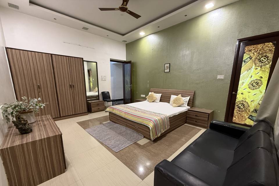 Ground floor room - Anand Farm