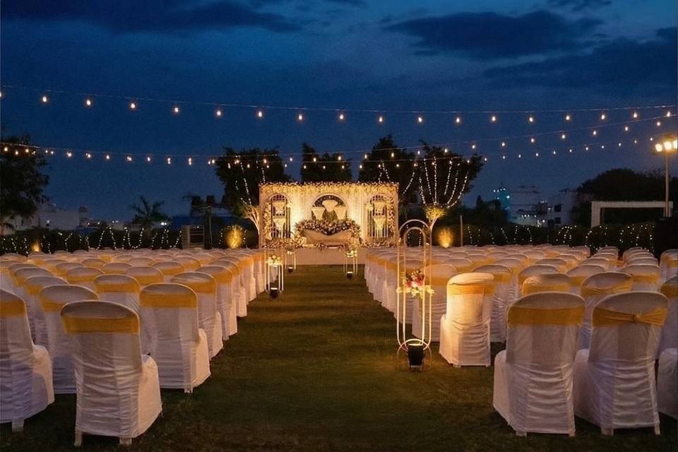 500-700 pax lawn for reception