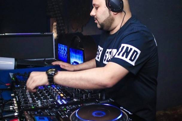 DJ Hitesh, Delhi
