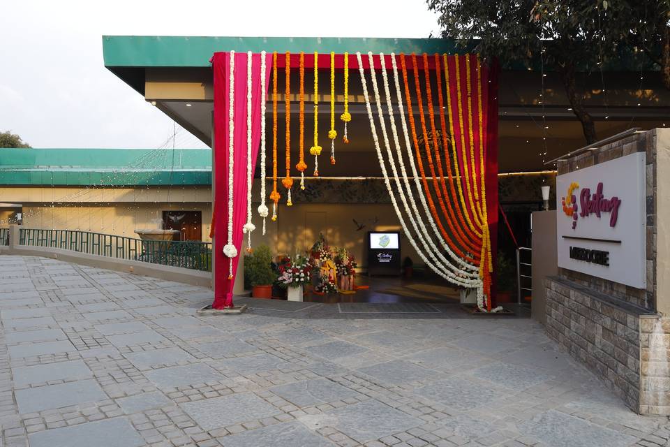 Entrance Decor