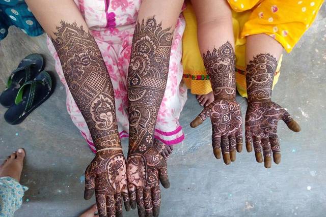 Unique Back hand Bridal Mehndi Design - Wedding Secrets