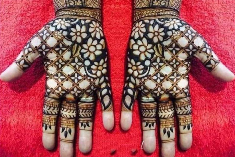 Satyadev Mehandi Artist