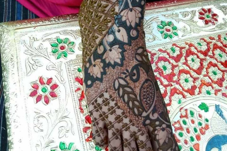 Satyadev Mehandi Artist