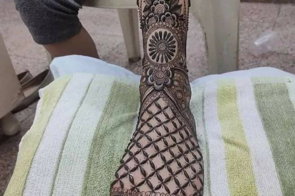 Satyadev Mehandi Artist