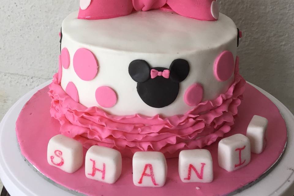 Minnie ruffled cake.