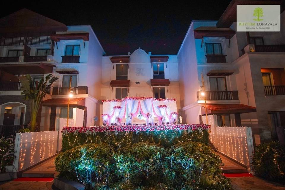 Reception by the pool