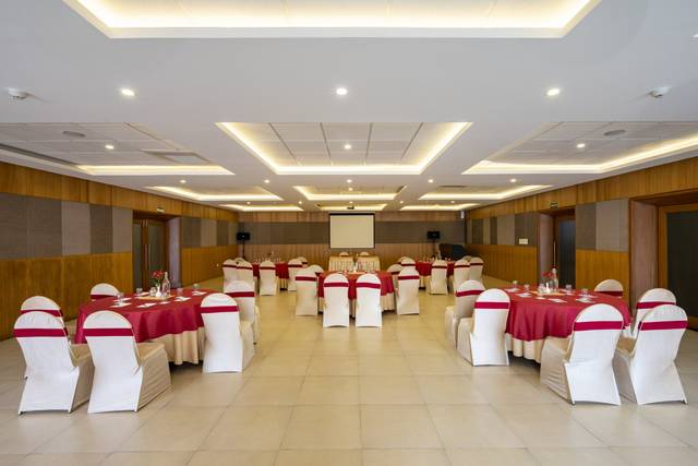 Sterling Ooty Fern Hill - Resorts and Hotels