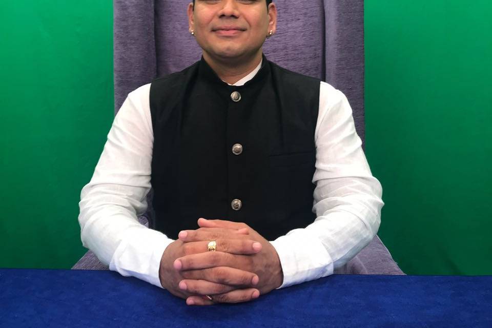 Astrologer Nainesh Joshi, Kandivali