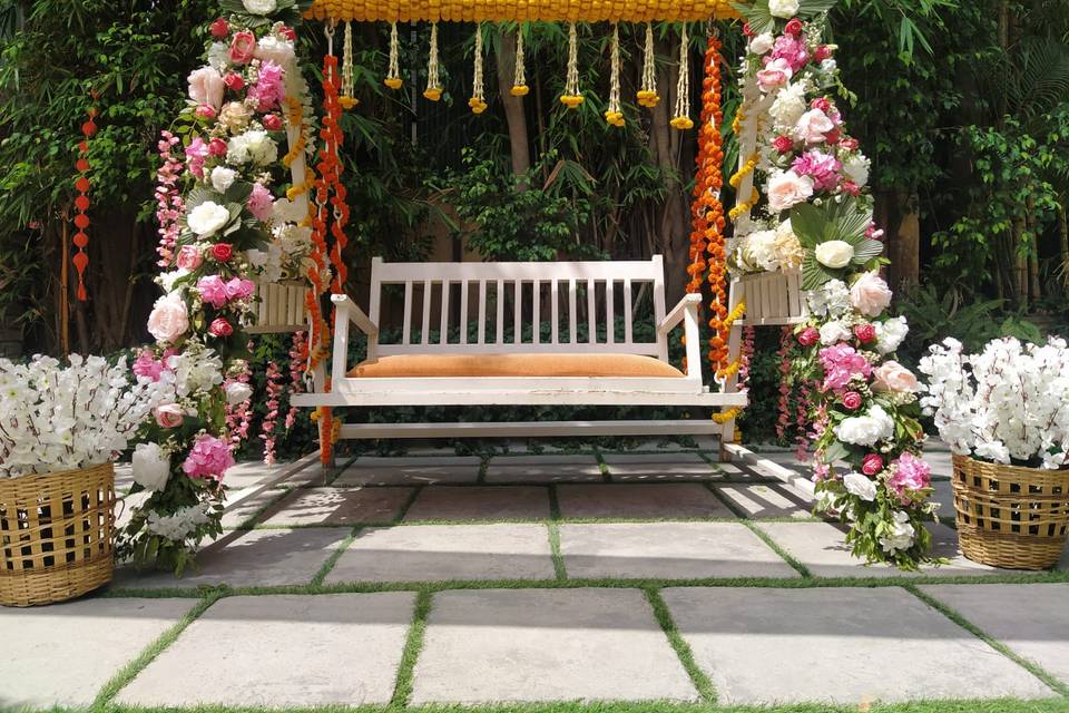 Swing decor