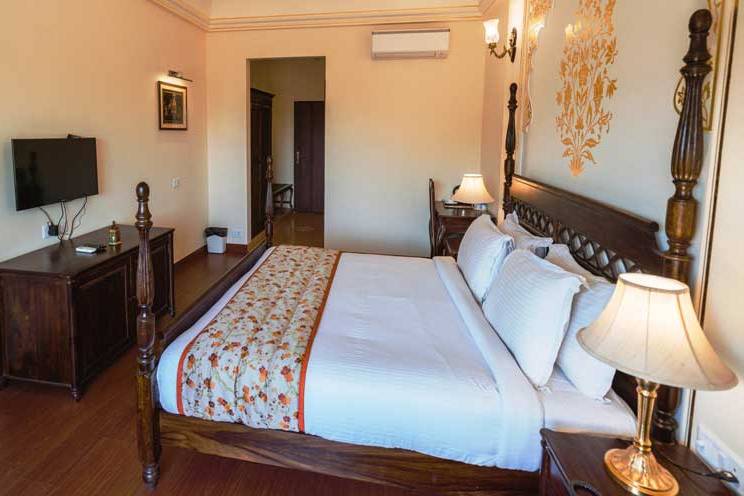 Guest room
