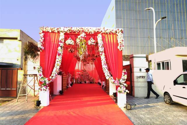 Entrance decor