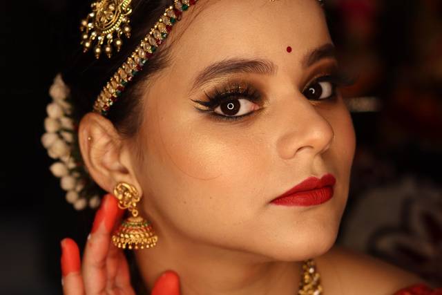 Makeup Moments by Samiksha