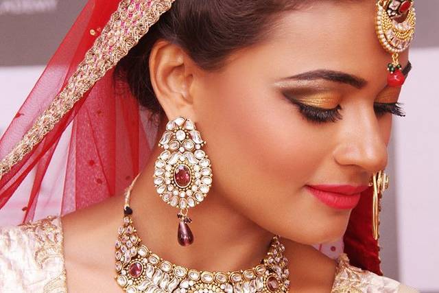 Zeel Shah - Makeup Artist and Hairstylist