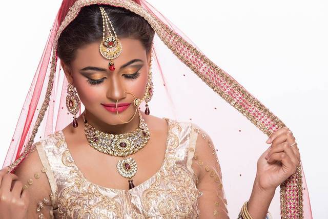 Zeel Shah - Makeup Artist and Hairstylist