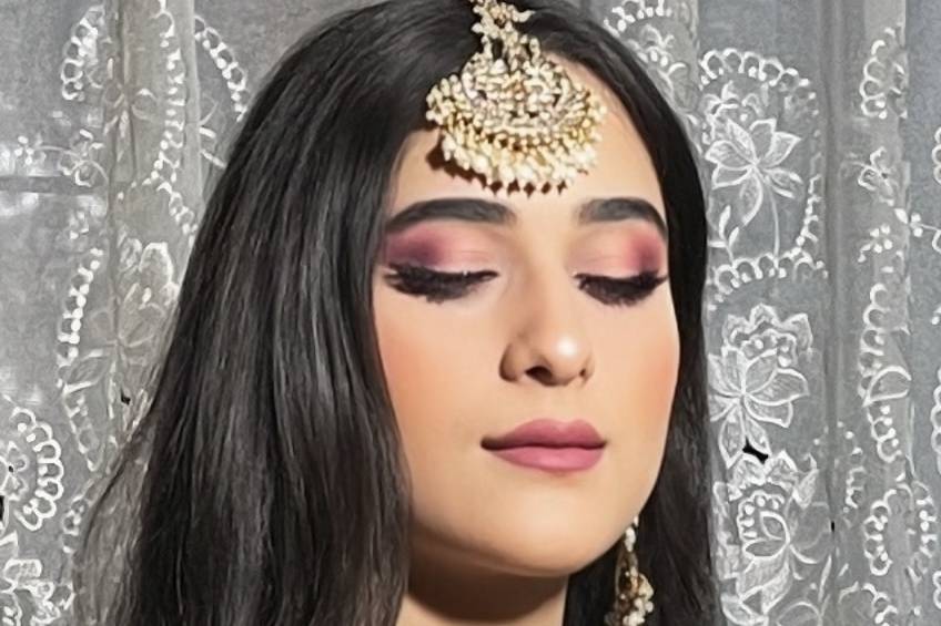 Mehendi makeup