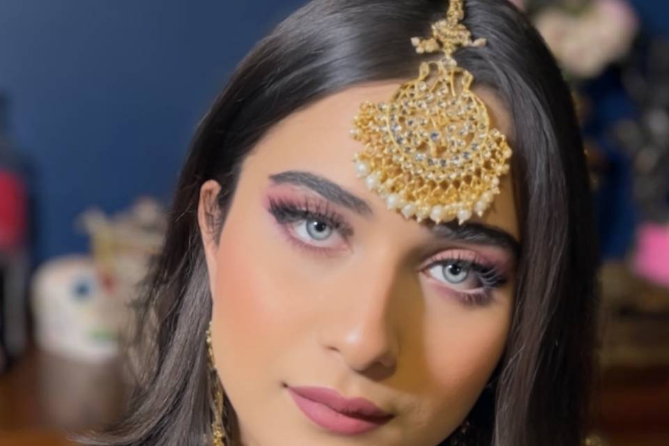 Mehendi makeup
