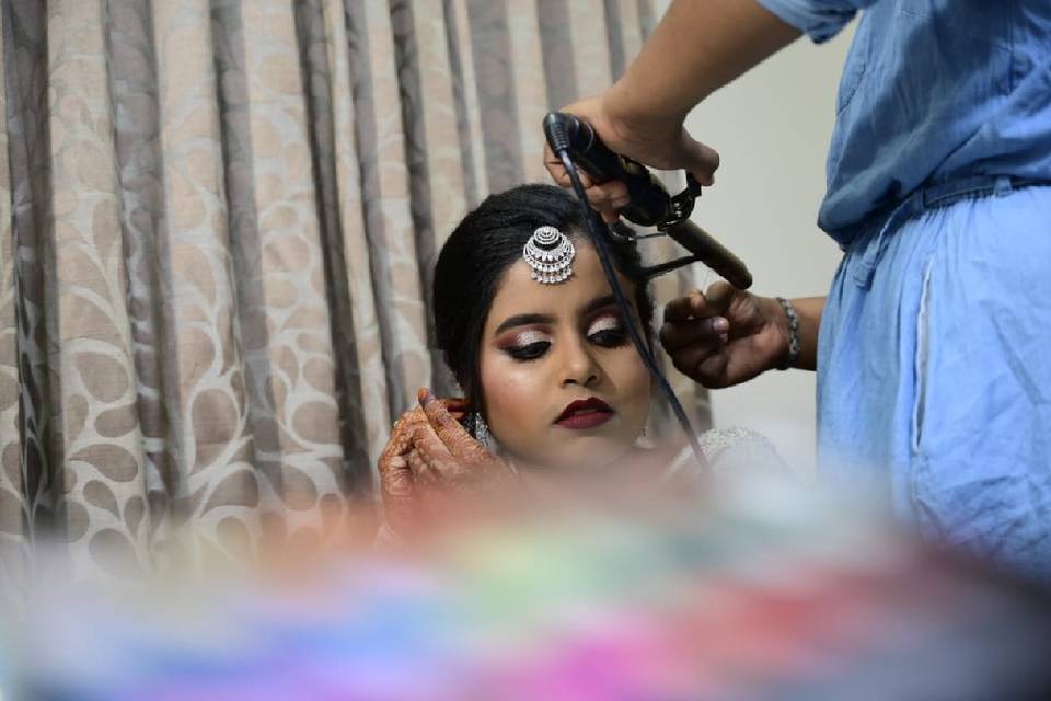 Mishka's Freelance Makeup And Mahendi Artist