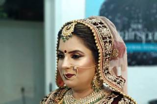 Curly's Unisex Hair & Makeup Studio 1