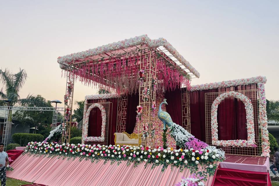 MAIN STAGE WITH RED THEME