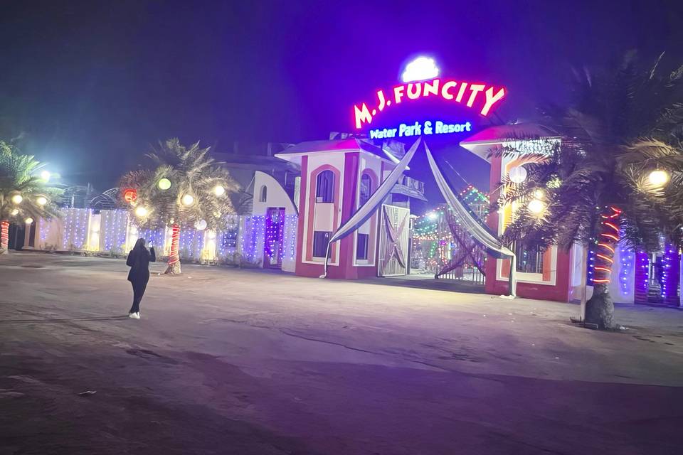 Funcity Enterance