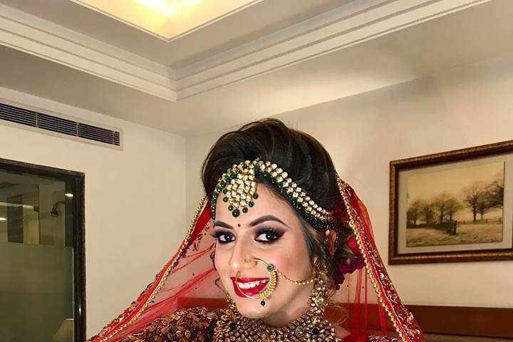 Smackup Makeovers by Sheetal
