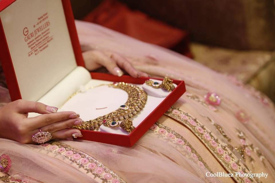 Anand Jewellers - Beautiful Bridal Set 24KT Ranihaar- 70.00 (6 Tola)  Necklace- 41.38 Grams (3.54 Tola) Earring- 15.45 Grams (1.32 Tola) |  Facebook
