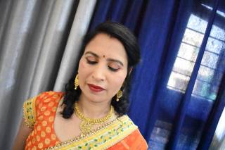 Naaz Beauty Parlour