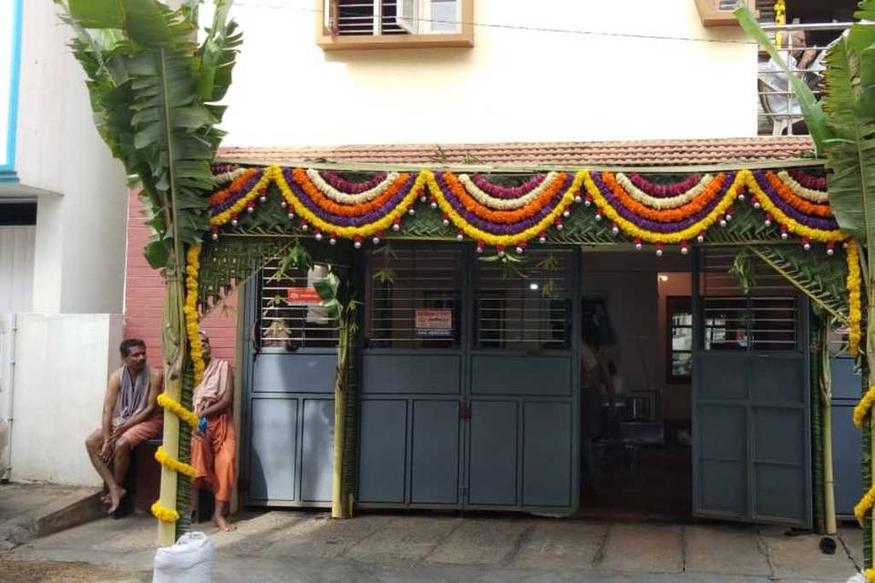 Entrance decor