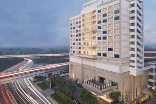 Crowne Plaza, Mayur Vihar