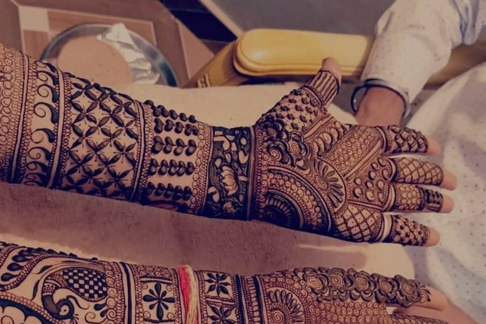 Best Bridal mehandi Artist