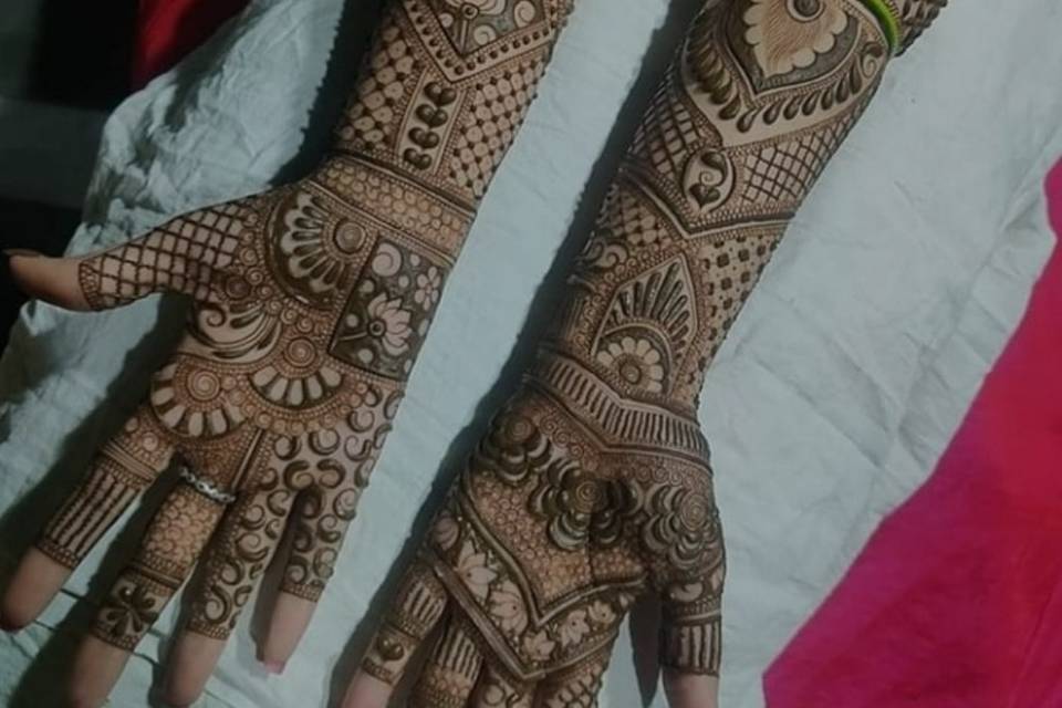 Raj Mehandi Artist, Sector 7, Gurgaon