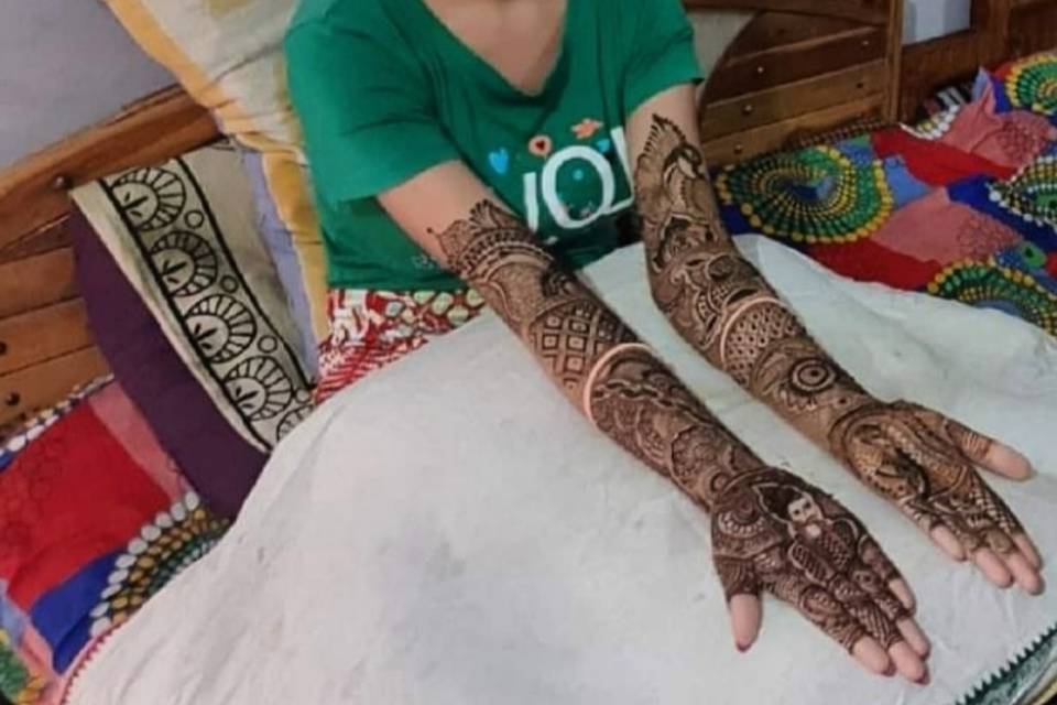 Raj Mehandi Artist, Sector 7, Gurgaon